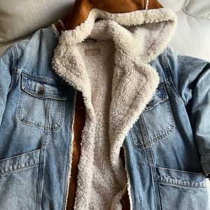 Jean jacket size XL oversized. Perfect for fall or winter. One of my favorites.